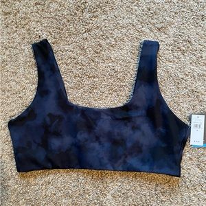 GapFit Studio Bra NWT